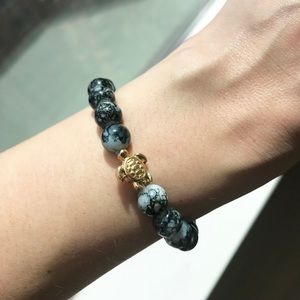 Gold turtle charm beaded bracelet one size